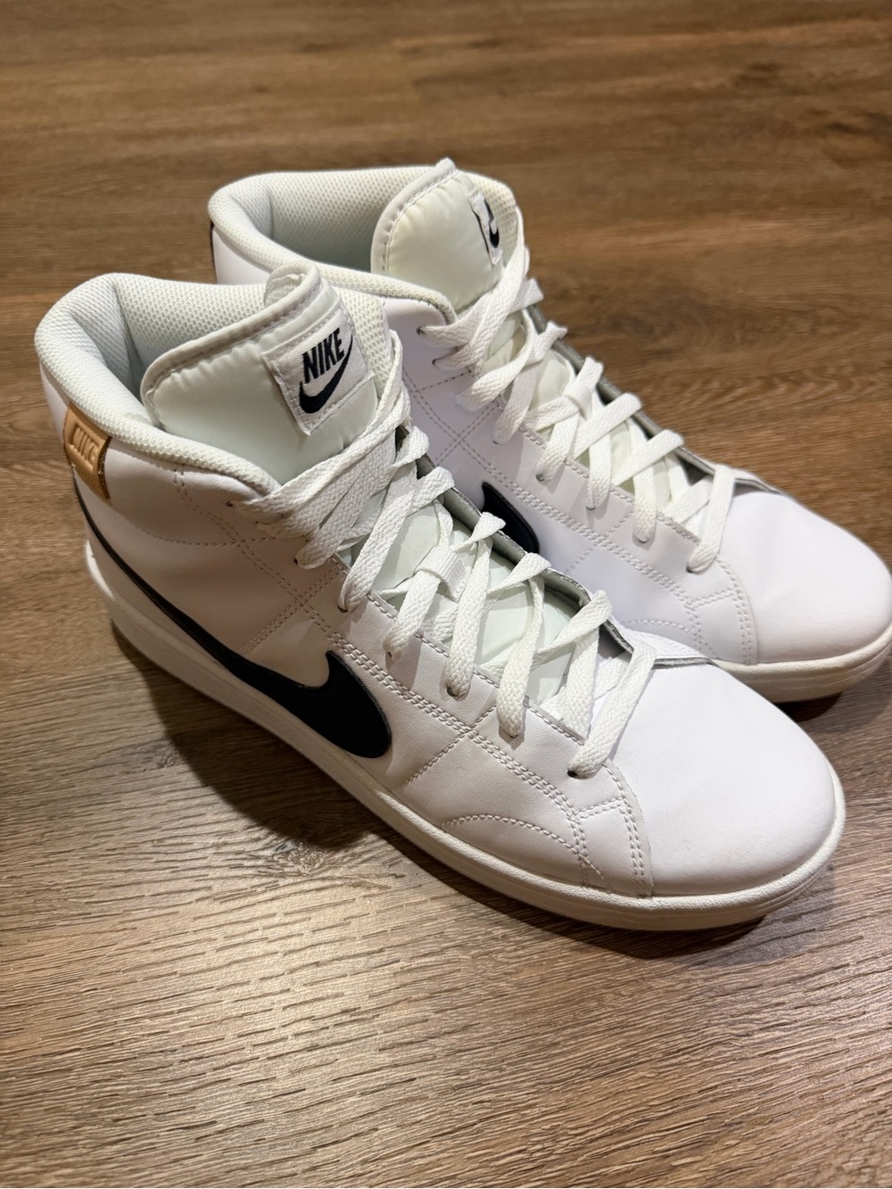 Nike Men's Court Royale 2 Mid High Top Casual Sneakers White Size 10 - Picture 2 of 12